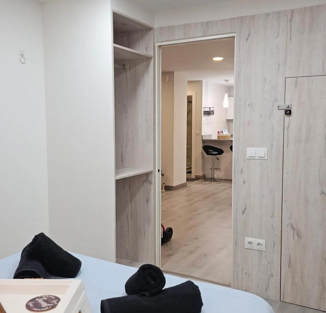 Casa De Las Mariposas Caleta De Velez Apartment
