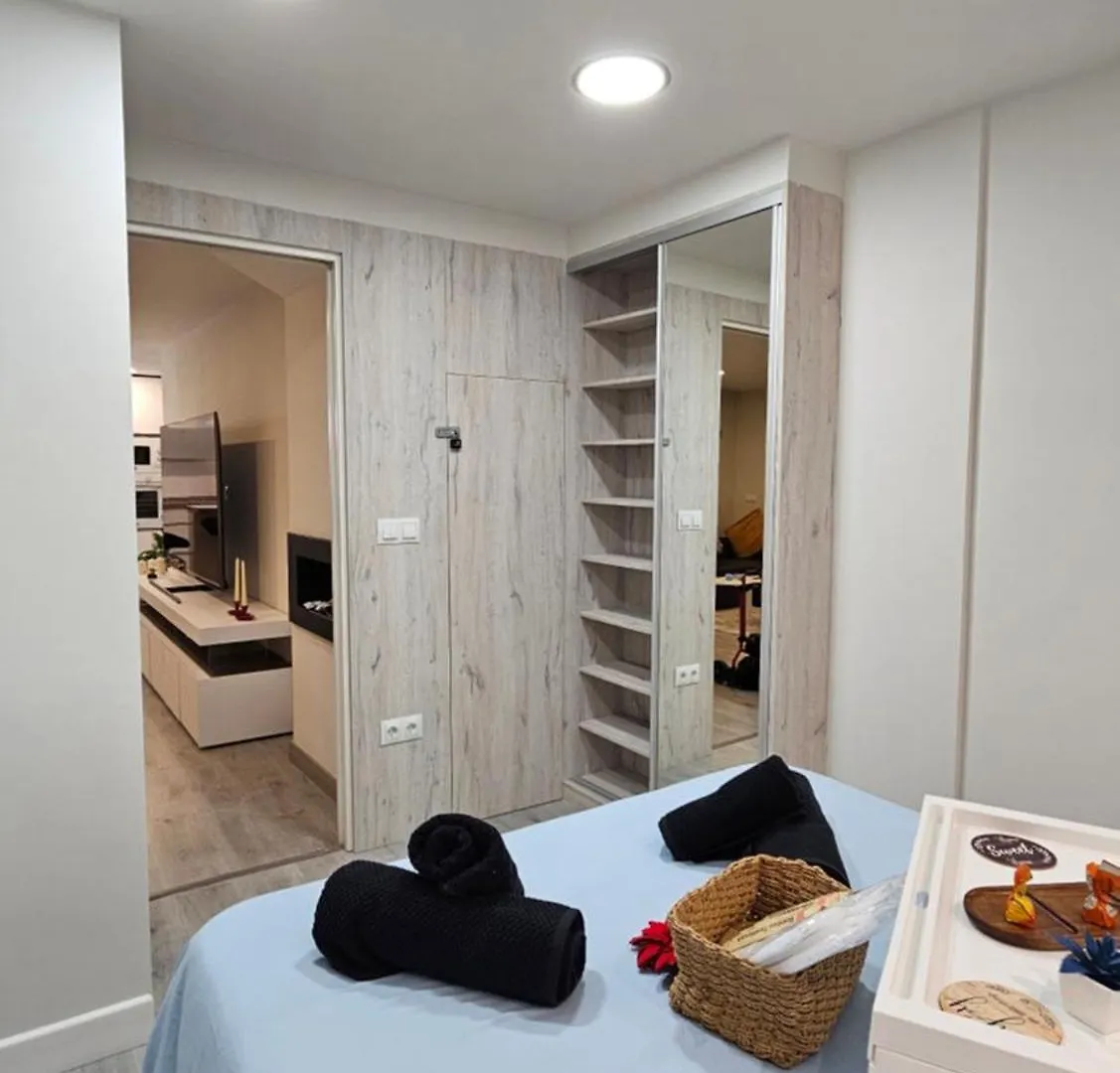 Casa De Las Mariposas Caleta De Velez Apartment